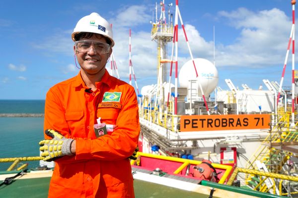 Visita de A Gazeta à P 71, navio plataforma da Petrobrás que está em construção no Estaleiro Jurong, em Aracruz, ES por Fernando Madeira