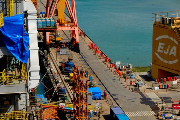 Visita de A Gazeta à P 71, navio plataforma da Petrobrás que está em construção no Estaleiro Jurong, em Aracruz, ES por Fernando Madeira