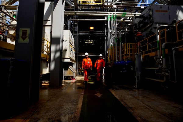 Visita de A Gazeta à P 71, navio plataforma da Petrobrás que está em construção no Estaleiro Jurong, em Aracruz, ES por Fernando Madeira