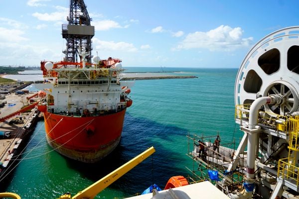 Visita de A Gazeta à P 71, navio plataforma da Petrobrás que está em construção no Estaleiro Jurong, em Aracruz, ES por Fernando Madeira