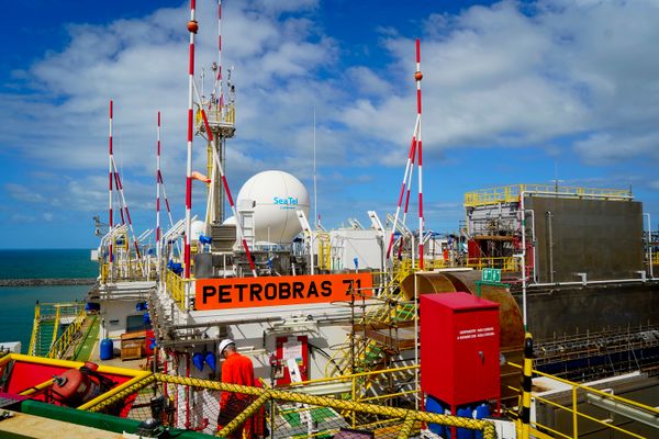 Visita de A Gazeta à P 71, navio plataforma da Petrobrás que está em construção no Estaleiro Jurong, em Aracruz, ES por Fernando Madeira