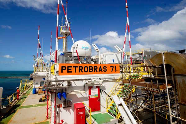 Visita de A Gazeta à P 71, navio plataforma da Petrobrás que está em construção no Estaleiro Jurong, em Aracruz, ES por Fernando Madeira
