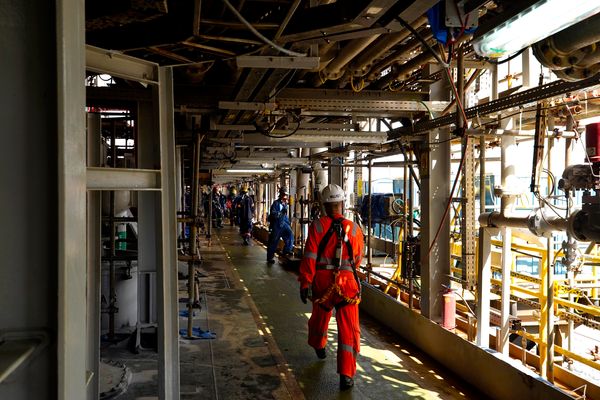 Visita de A Gazeta à P 71, navio plataforma da Petrobrás que está em construção no Estaleiro Jurong, em Aracruz, ES por Fernando Madeira