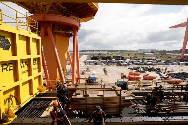 Visita de A Gazeta à P 71, navio plataforma da Petrobrás que está em construção no Estaleiro Jurong, em Aracruz, ES por Fernando Madeira