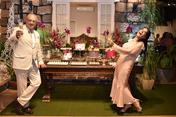  Luiz Paulo Oliveira Santos e Christina Abelha 