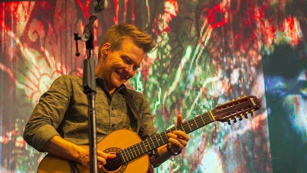 O cantor sertanejo Michel Teló foi uma dessas atrações por Associação Vidas/Divulgação
