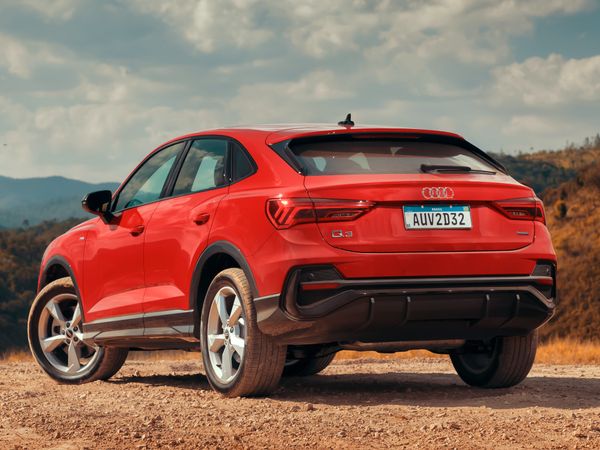 A Audi traz da Hungria o renovado utilitário esportivo Q3 e sua inédita versão Sportback, que serão produzidas no Paraná no segundo semestre