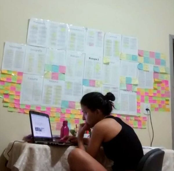 A estudante Fernanda Júlia de Barros, de 21 anos por Arquivo pessoal 