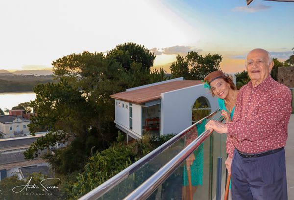 Casal comemora 68 anos de união e ganha ensaio no santuário  por Andre Serrão 