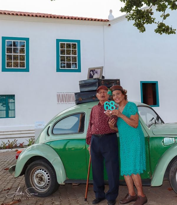 Casal comemora 68 anos de união e ganha ensaio no santuário  por Andre Serrão 