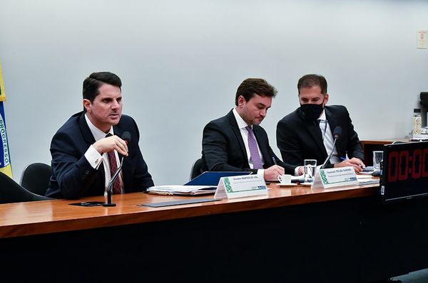 O senador Marcos do Val (Podemos-ES) foi aclamado relator da Lei de Diretrizes Orçamentárias de 2023