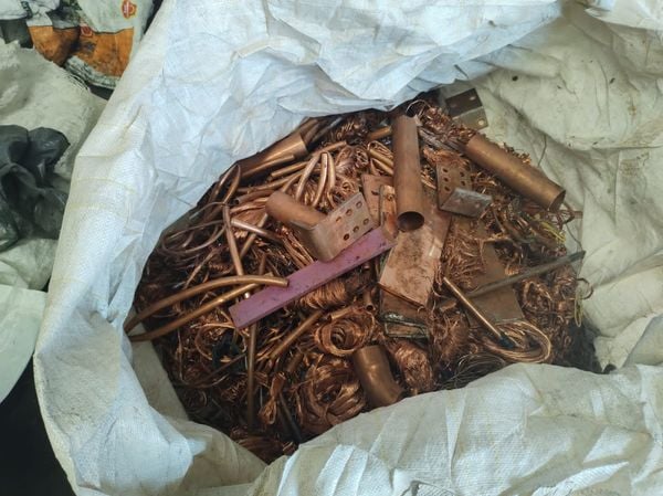 Polícia apreende 1 tonelada de fios de cobre na Serra