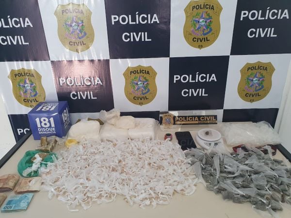 Cães em situação de maus tratos e drogas são apreendidos pela polícia