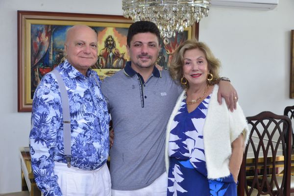 Giuliano Castro e os pais Sérgio Rogério e Anamaria