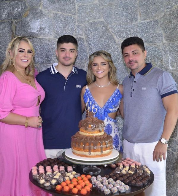 Julianna, Giuliano, Anamaria e  Giuliano de  Castro