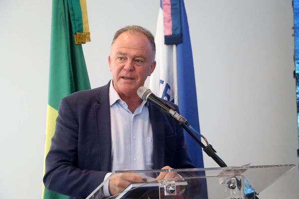 Governador Renato Casagrande 