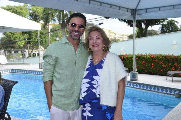 Léo de Castro e a mãe Anamaria