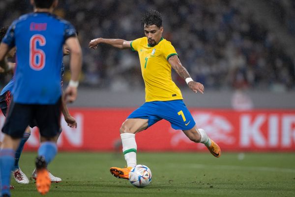 Paquetá em lance da partida entre Brasil e Japão