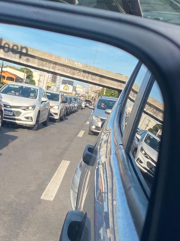 Acessos à Terceira Ponte também amanheceram congestionados por conta do trânsito por Fernanda Queiroz