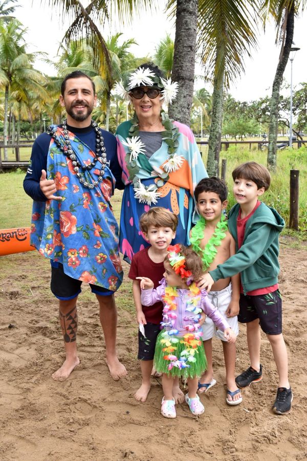 Cauê Serra,  Simone Rizk e netos