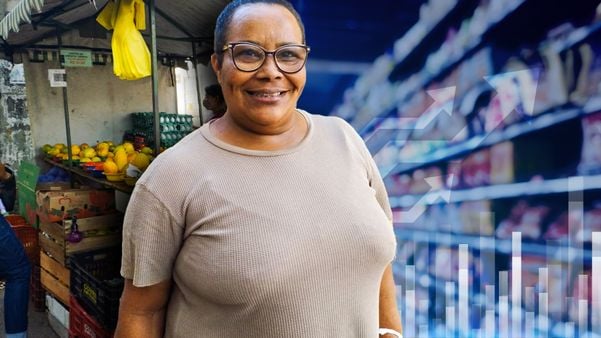 Maria da Penha de Almeida Lopes, 58 anos, reduziu lista de compras por causa da inflação