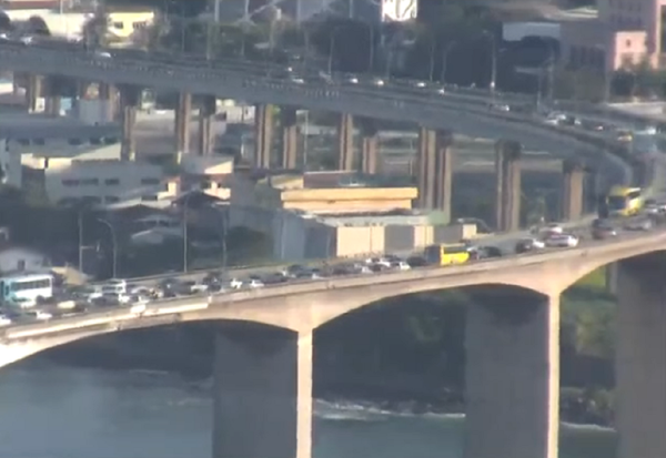 Obras deixam trânsito congestionado na Terceira Ponte nesta terça-feira (7)