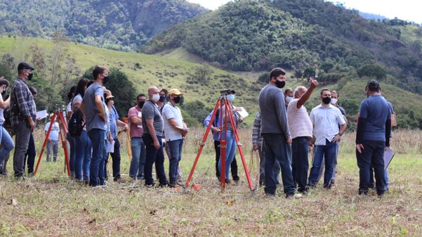 Quem ficou interessado, pode acessar o site e ficar ligado na divulgação desses seminários na aba “Cursos e Eventos”