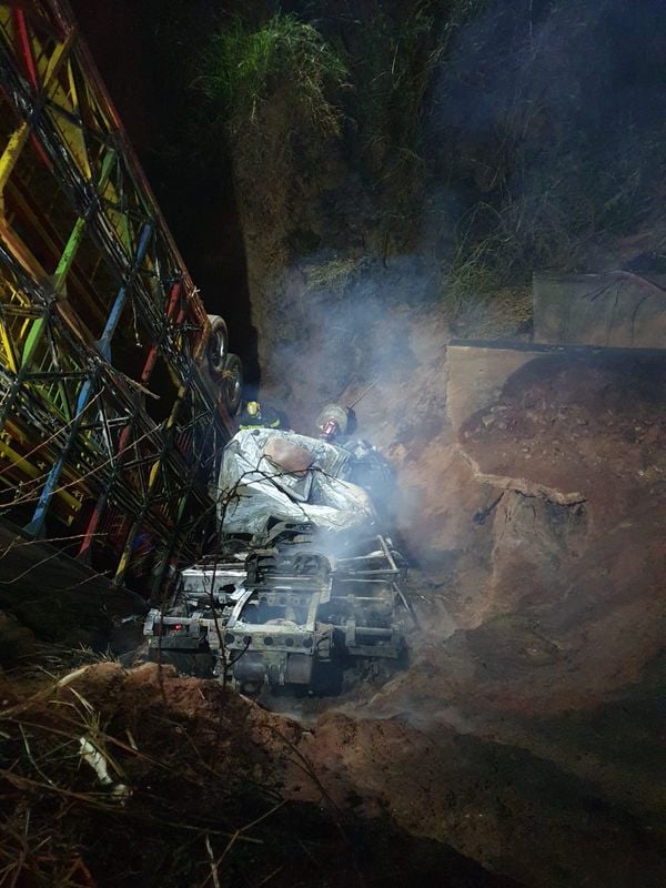 Acidente com carreta de São Mateus aconteceu nessa terça-feira (7), na BR 259, em Minas Gerais por Leitor de A Gazeta