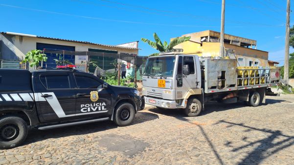 Botijas de gás foram apreendidas em Guarapari