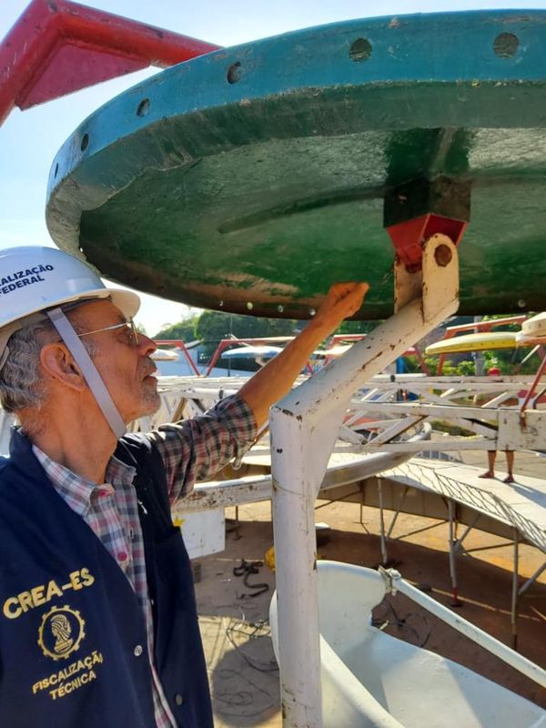 Engenheiros do Crea-ES realizaram perícia no brinquedo nessa terça-feira (7), em Alegre por Divulgação \ Crea-ES