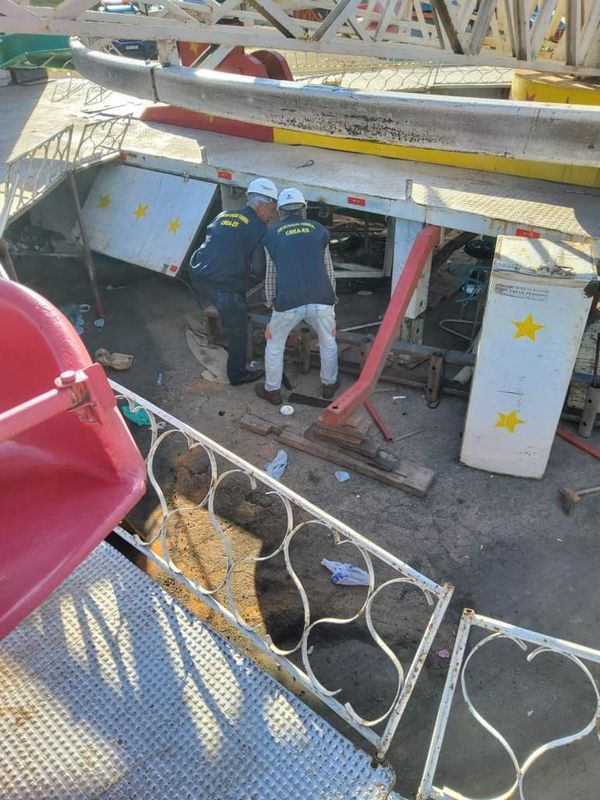 Engenheiros do Crea-ES realizaram perícia no brinquedo nessa terça-feira (7), em Alegre por Divulgação \ Crea-ES