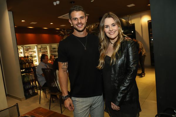 Edmilsinho e Eileen Varejão