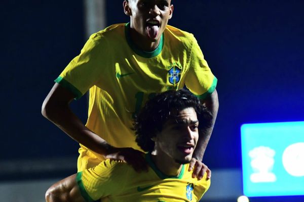 Seleção Brasileira-Sub-20 goleia o Paraguai no Kleber Andrade por Ricardo Medeiros