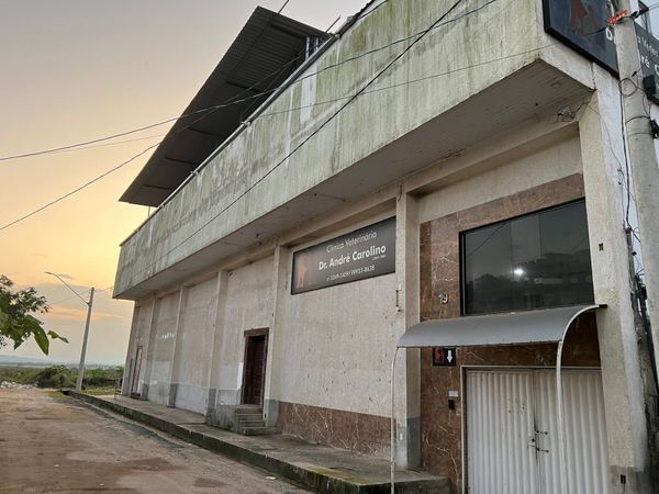Fachada de clínica veterinária interditada em Vila Velha