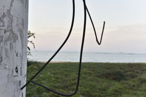 Fios expostos na Avenida Gil Veloso, em Vila Velha por Ricardo Medeiros