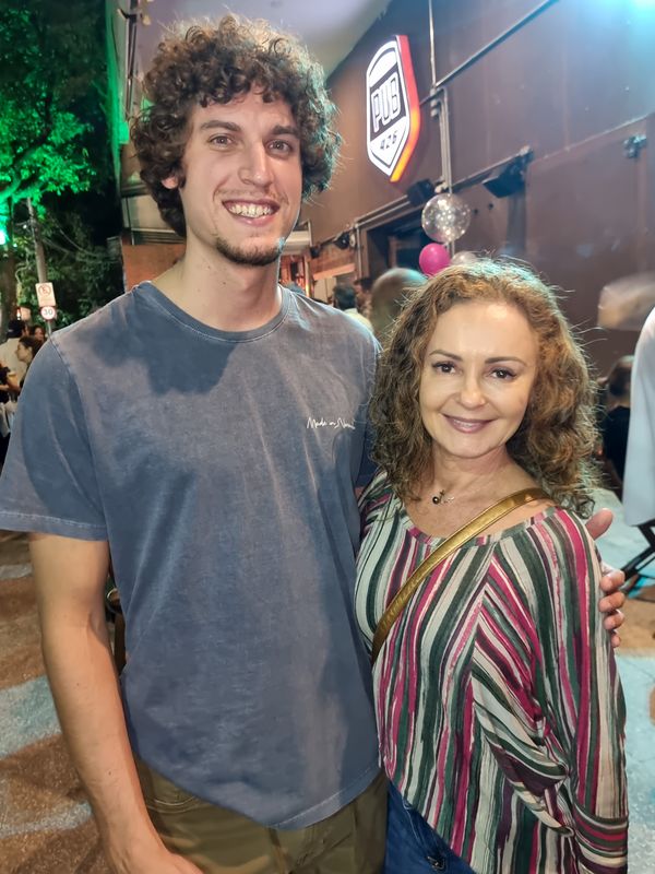 Thiago Tamanini e Giovanna Santos 