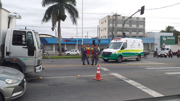 Acidente grave na BR 101, em Carapina, na Serra