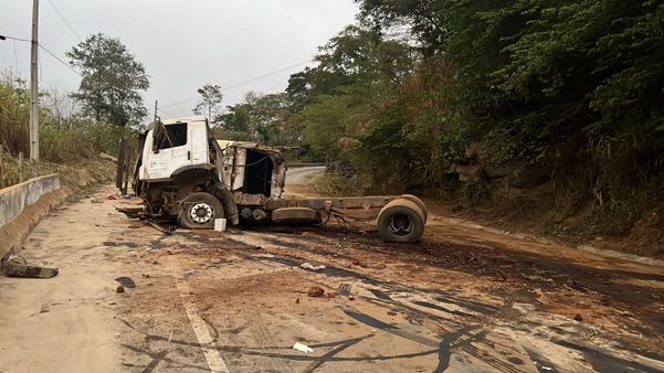 Caminhão parou no trecho conhecido como 