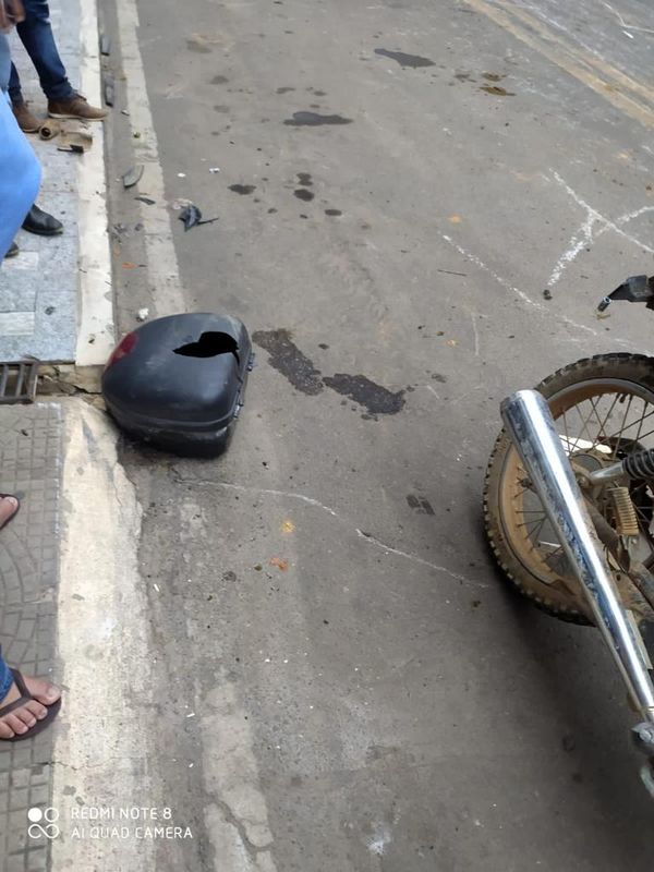 Desfile da Festa do Carro de Boi de Iúna terminou em confusão na tarde deste sábado (11), após animal se soltar. por Leitor | A Gazeta