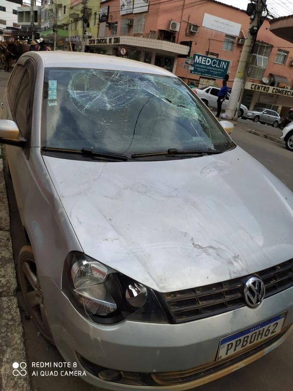 Desfile da Festa do Carro de Boi de Iúna terminou em confusão na tarde deste sábado (11), após animal se soltar. por Leitor | A Gazeta