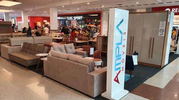 De acordo com o o sócio proprietário da Ampla Móveis, Ryan Fabres, o stand de vendas no shopping é mais um canal de compras por Ampla Móveis/Divulgação
