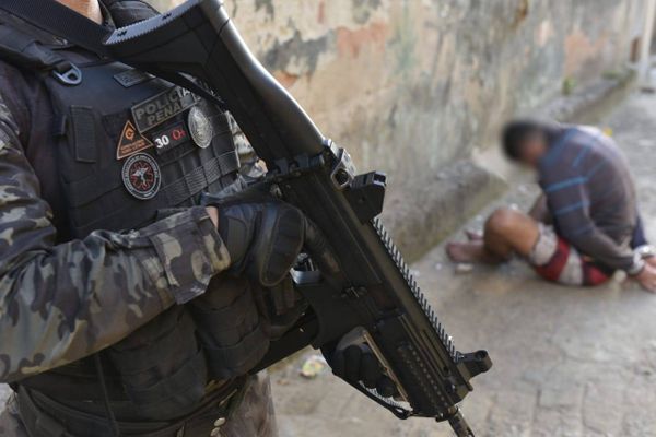 Polícia faz operação para prender mais de 20 pessoas na Grande Vitória