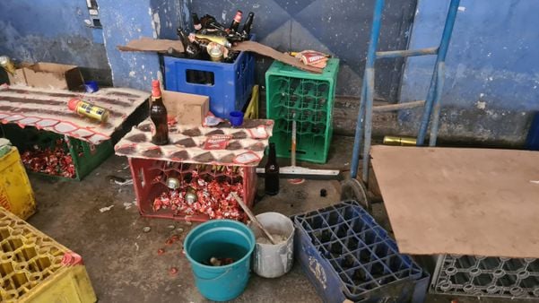 Uma operação da Polícia Civil apreendeu 32 mil garrafas falsificadas de cerveja em Vila Velha por Divulgação/PCES