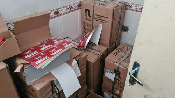 Uma operação da Polícia Civil apreendeu 32 mil garrafas falsificadas de cerveja em Vila Velha por Divulgação/PCES