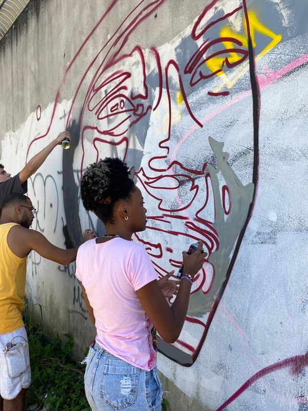 Projeto "Faelo": Grafite realizado no muro da escola EMEF Edna de Mattos, no bairro Jesus de Nazareth, em Vitória por Enactus da Ufes Vitória