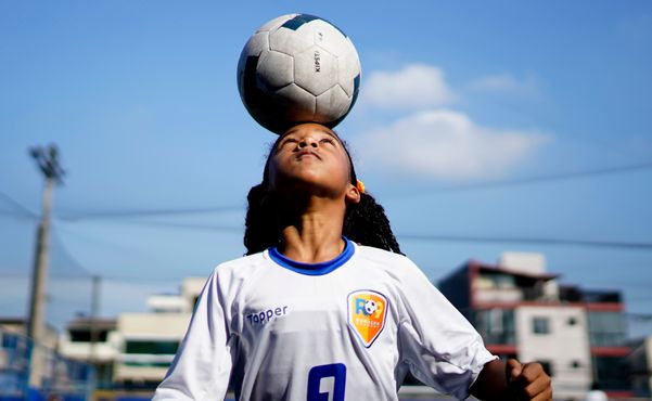 Laura Matias Fonseca, de 8 anos, começou a jogar futsal com quatro anos