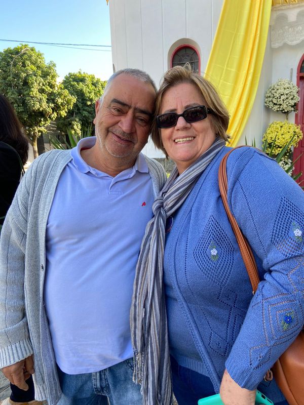 Judite Thuler e o namorado José Humberto Quinelato acordaram às 5h para prestigiar a Festa de Corpus Christi em Castelo