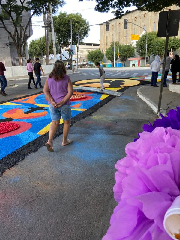 Tapetes de Corpus Christi enfeitam as ruas de Castelo, no Sul do ES por Beatriz Caliman