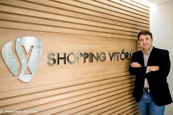 Raphael Brotto, Shopping Vitória