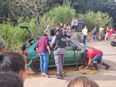 Corpo de Bombeiros fez o trabalho de retirada do veículo do rio, em Belém, Zona Rural de Santa Maria de Jetibá. Duas pessoas estavam mortas dentro do carro.(Leitor | A Gazeta)